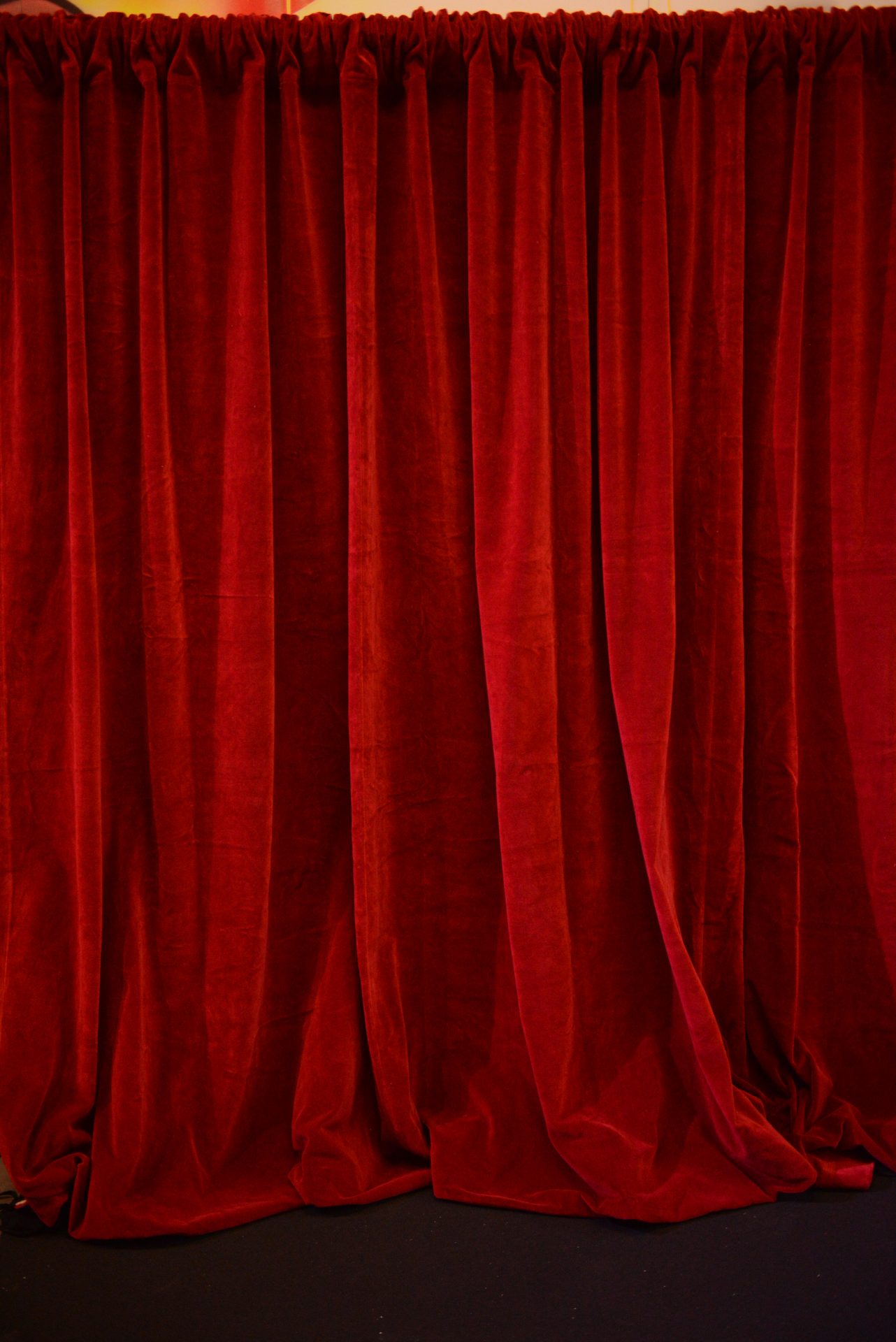 Rideaux Velours Rouge.JPG